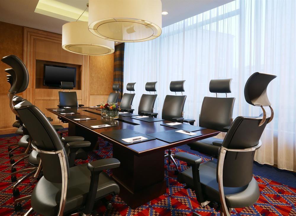 Sheraton Poznan Hotel Exterior foto Meeting room