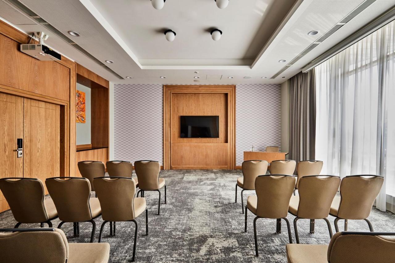 Sheraton Poznan Hotel Exterior foto Meeting room