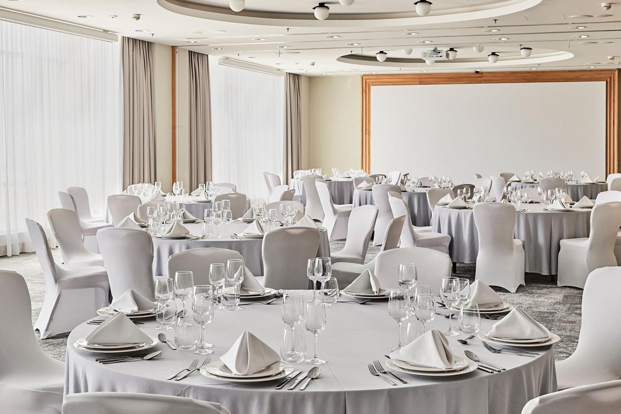 Sheraton Poznan Hotel Exterior foto The ballroom