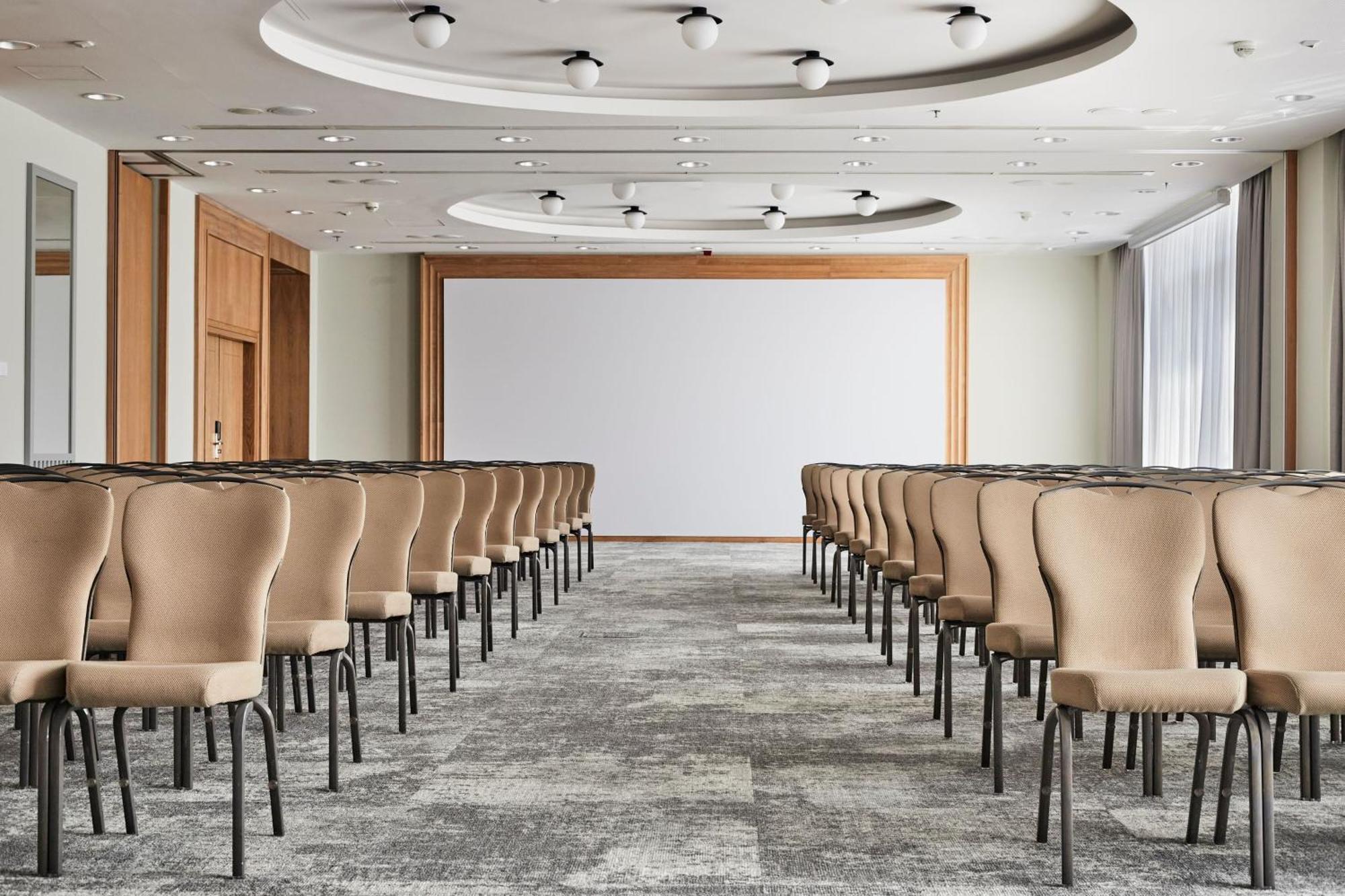 Sheraton Poznan Hotel Exterior foto Meeting room