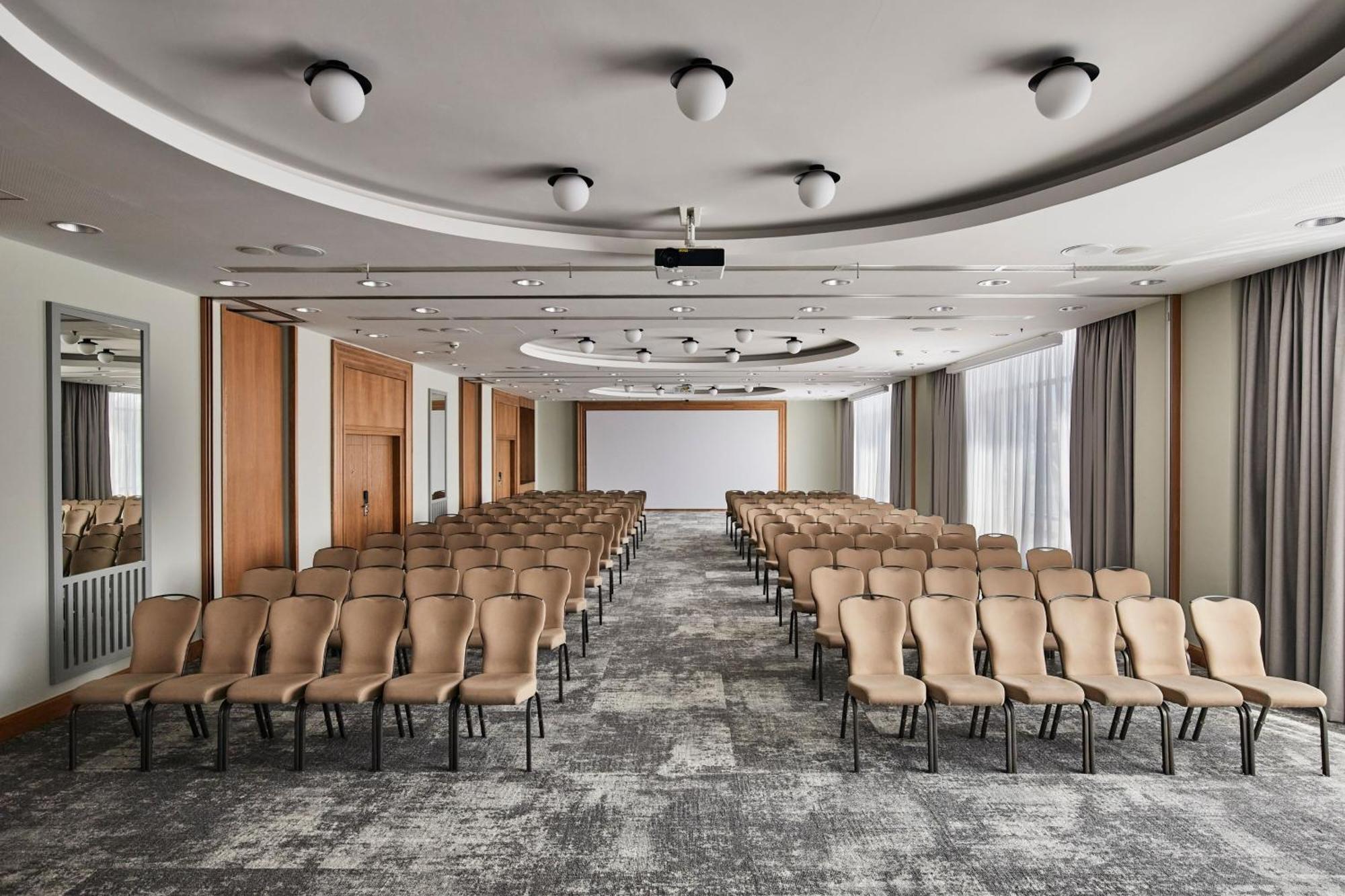 Sheraton Poznan Hotel Exterior foto Meeting room